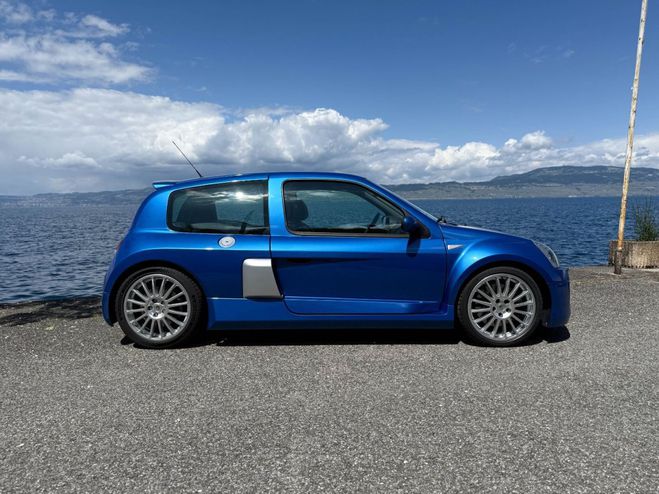 Renault Clio V6 3.0 SPORT Phase 2 Bleu de 2004