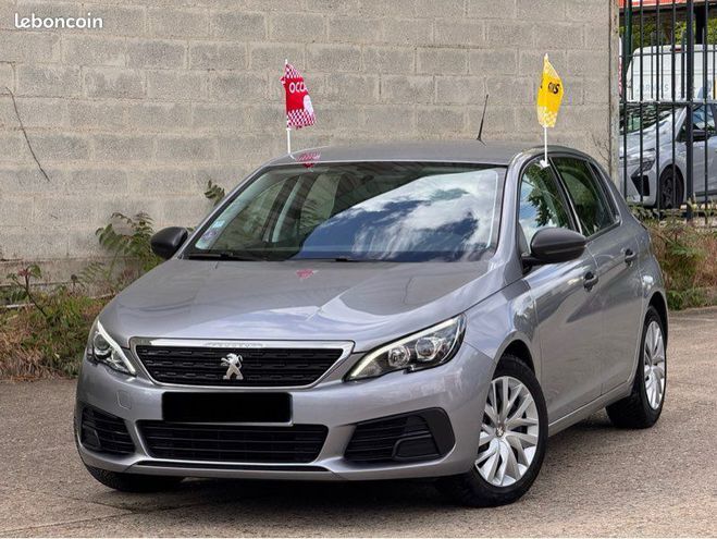 Peugeot 308 Phase II 1.2 THP 110CV anne 07-2020 65. Gris de 2020