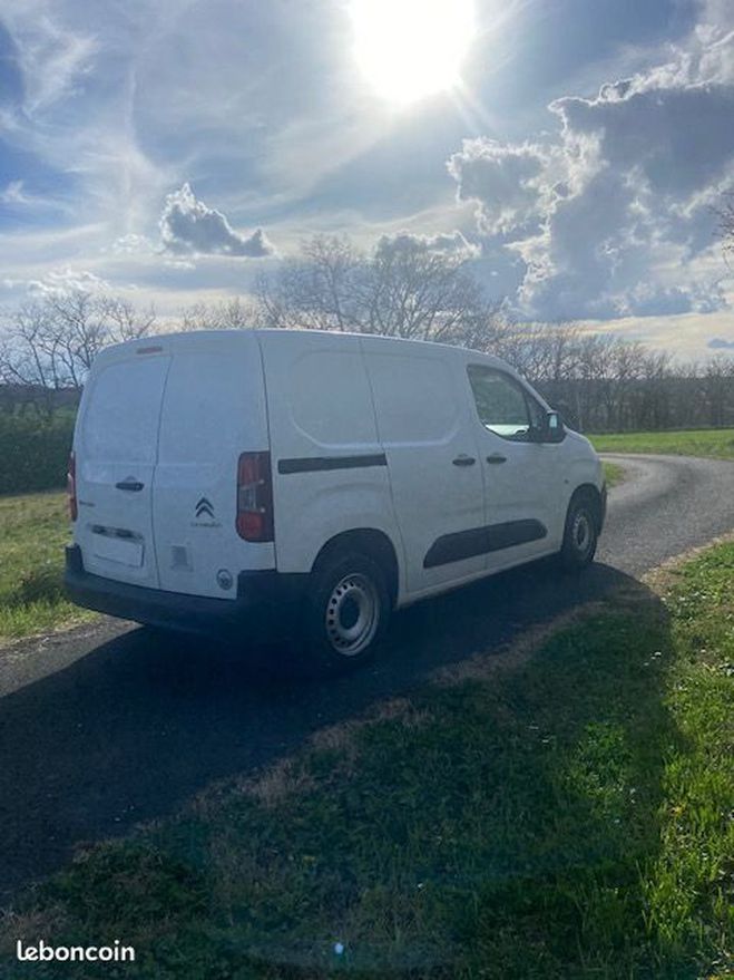 Citroen Berlingo v4 taille m bhdi 75 club Blanc de 2019