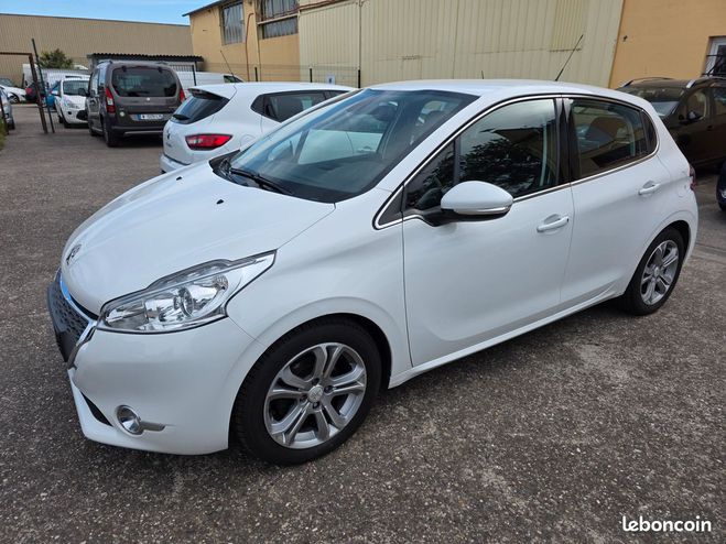 Peugeot 208 1.6l 120ch Allure  de 2013