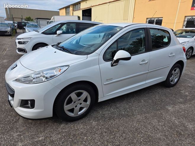 Peugeot 207 1.4l 95ch Forever Blanc de 2012