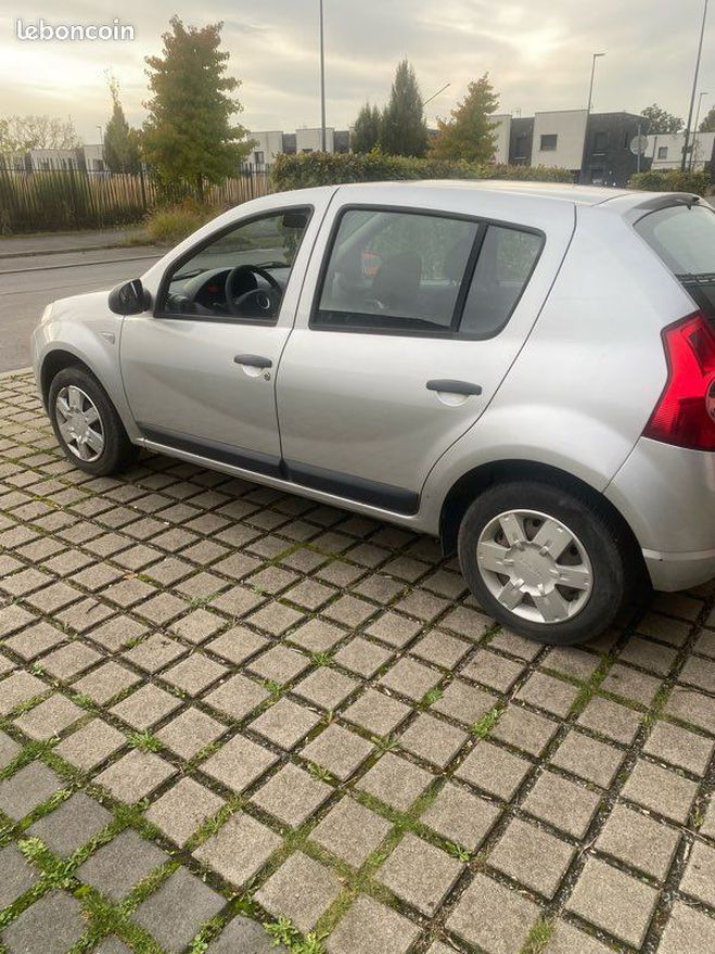 Dacia Sandero 1.4i Gpl 63400kms certifi Gris de 2010