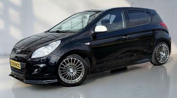  Voir détails -Hyundai I20 - 1.2i - 77ch (5 cv) 16V - BVM5 - 5 port à Thiers (63)