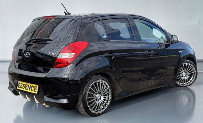 Hyundai I20 - 1.2i - 77ch (5 cv) 16V - BVM5 - 5 port Noir de 2011