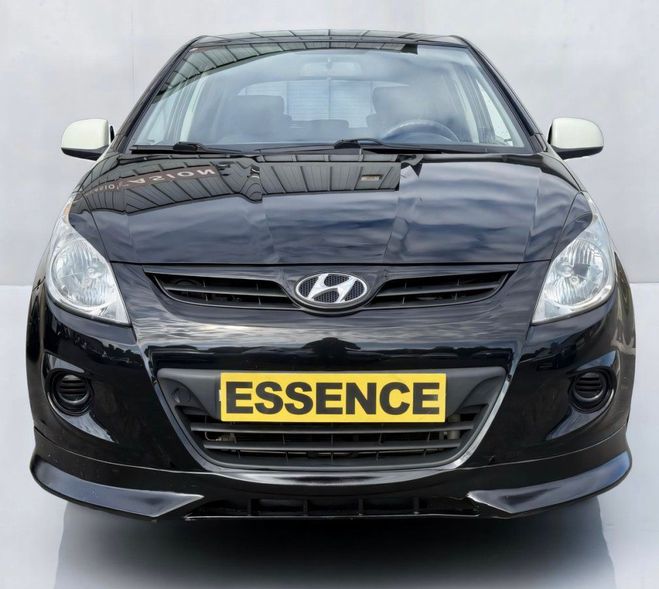 Hyundai I20 - 1.2i - 77ch (5 cv) 16V - BVM5 - 5 port Noir de 2011