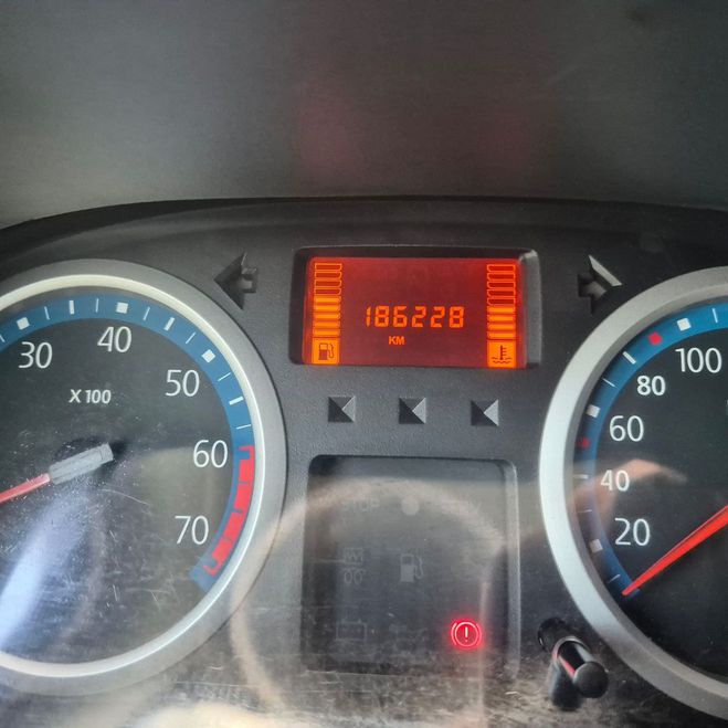 Renault Clio II 1.2 16V PRIVILEGE 5P Gris de 2007