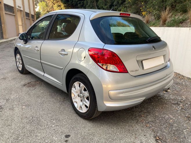 Peugeot 207 1.6 VTi 16v Premium BA 5p gris clair de 2011