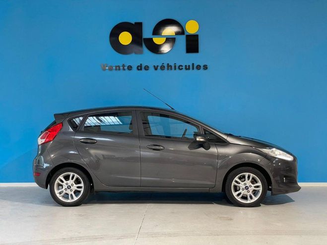 Ford Fiesta - 82 Titanium PHASE 2 Gris de 2017