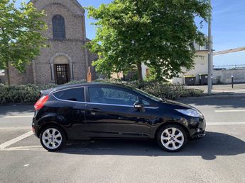  Voir détails -Ford Fiesta IV 1.25 82ch Ambiente 3p à  Le Havre (76)