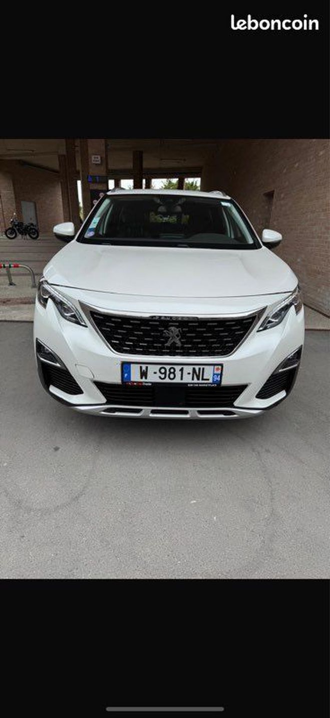 Peugeot 5008 EAT8 130ch Blanc de 2019