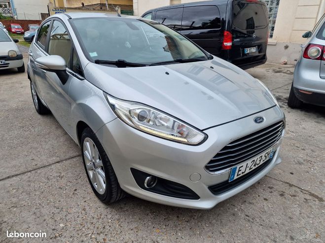 Ford Fiesta vi 1.0 ecoboost essence 100ch titanium Gris de 2017