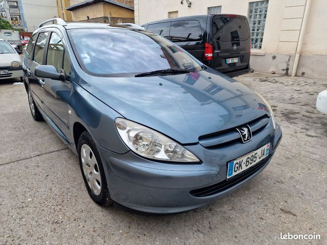 Peugeot 307 SW 1.6 essence 110ch 7places payer en 4x Gris de 2004