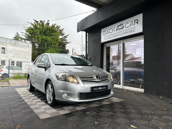 Toyota Auris MC 90 D-4D FAP Active GRIS CLAIR de 2011