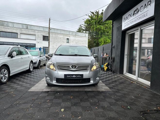 Toyota Auris MC 90 D-4D FAP Active GRIS CLAIR de 2011