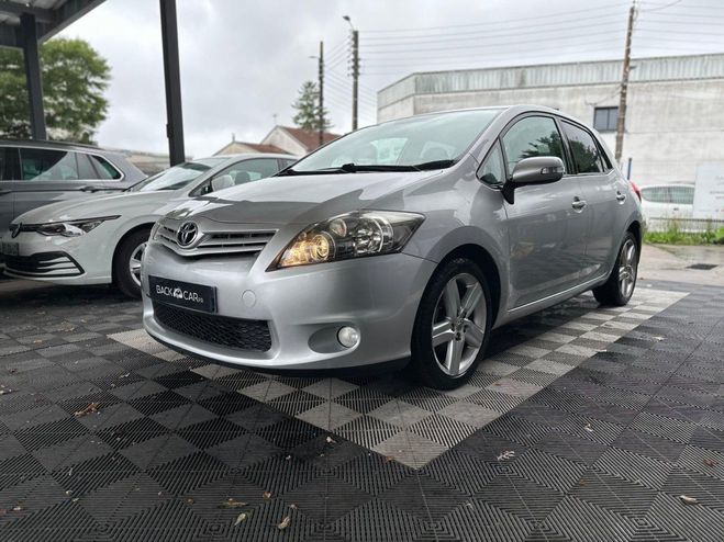Toyota Auris MC 90 D-4D FAP Active GRIS CLAIR de 2011