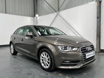  Voir détails -Audi A3 III 1.6 TDI 110ch Attraction à Guipavas (29)