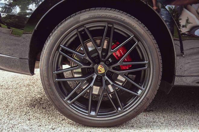 Porsche Macan (3) 2.9 V6 440 GTS - Franais - Carbone  Noir Mtallis de 2022