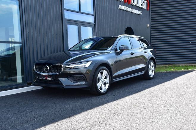 Volvo V60 II CROSS COUNTRY D3 150 PRO GEARTRONIC 8 GRIS FONCE METAL de 2019