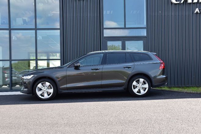 Volvo V60 II CROSS COUNTRY D3 150 PRO GEARTRONIC 8 GRIS FONCE METAL de 2019