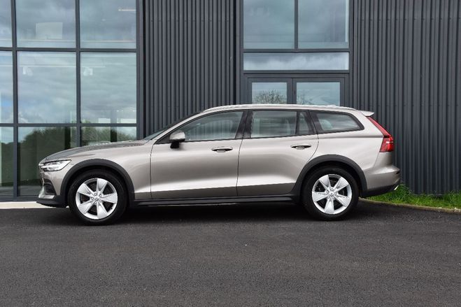 Volvo V60 II CROSS COUNTRY D3 150 PRO GEARTRONIC 8 BEIGE METAL de 2019