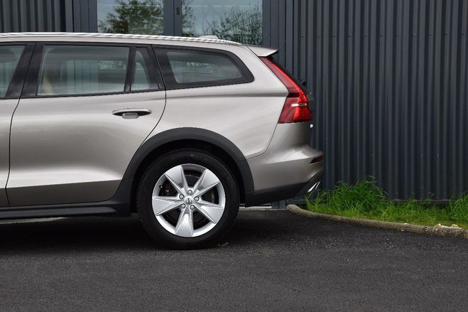 Volvo V60 II CROSS COUNTRY D3 150 PRO GEARTRONIC 8 BEIGE METAL de 2019