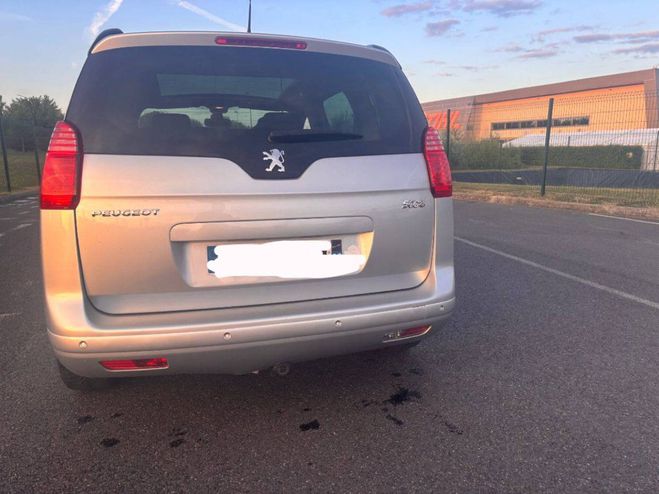 Peugeot 5008 1.6 HDi115 FAP Family II 7pl GRIS de 2013