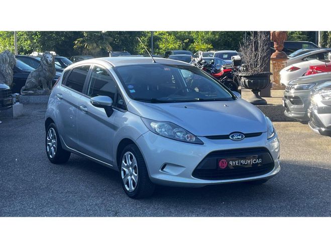 Ford Fiesta 1.25i 82 Trend GRIS CLAIR de 2012