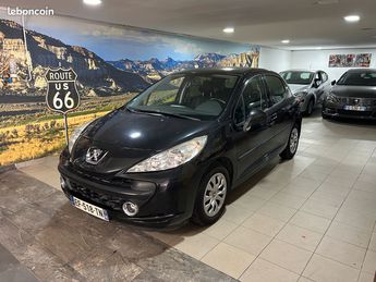  Voir détails -Peugeot 207 1.4 VTi 95ch à Grenoble (38)
