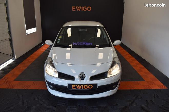 Renault Clio 1.6 110ch BVA DISTRIBUTION NEUVE ENTRETI Blanc de 2009