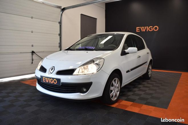 Renault Clio 1.6 110ch BVA DISTRIBUTION NEUVE ENTRETI Blanc de 2009