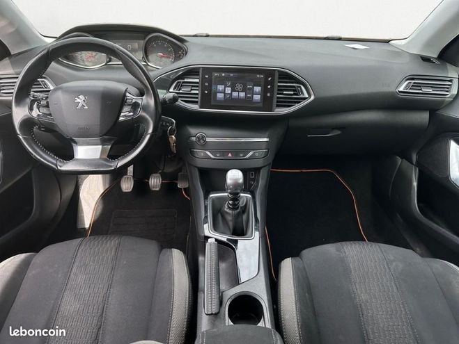 Peugeot 308 GENERATION-II 1.2 PURETECH 130 STYLE STA Gris de 2016