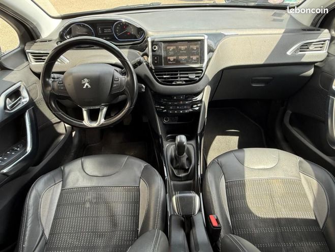Peugeot 2008 GENERATION-I 82CH PURETECH ACCESS COURRO Noir de 2015