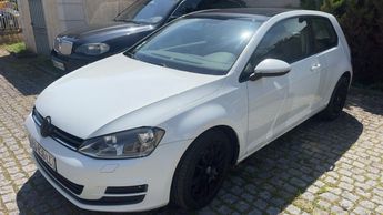  Voir détails -Volkswagen Golf VII 1.2 TSI 105CH BLUEMOTION TECHNOLOGY  à Voreppe (38)