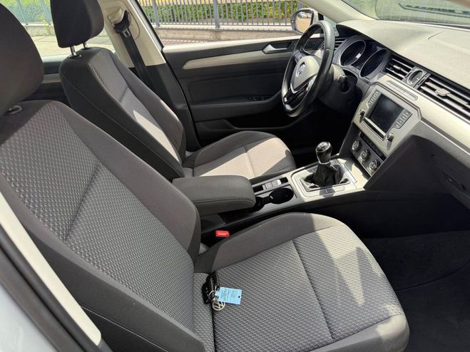 Volkswagen Passat 1.6 TDI 120CH BLUEMOTION Gris C de 2017