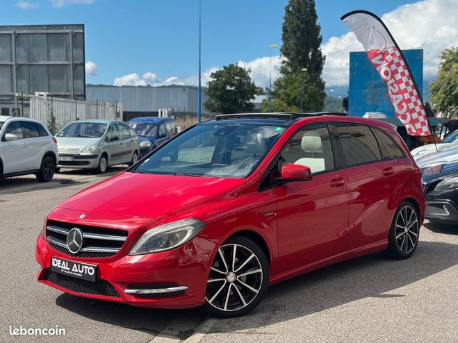 Mercedes Classe B 200 CDI 136 Fascination 7G-DCT 1re Main Rouge de 2012