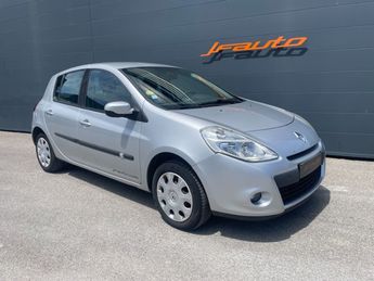  Voir détails -Renault Clio III PHASE 2 5P DCI (75CH) ECO2 70cv BVM à Jonquires (84)