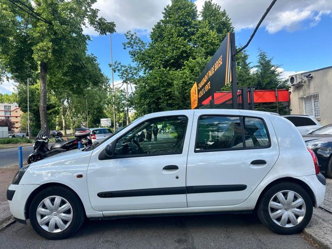 Renault Clio II (2) 1.4 16S CONFORT DYNAMIQUE PROACTI BLANC de 