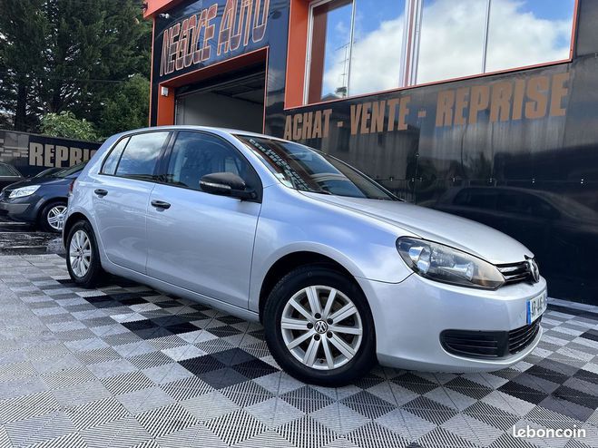 Volkswagen Golf VI 1.6 TDI 105CH BLUEMOTION FAP CONFORTL Gris de 2010