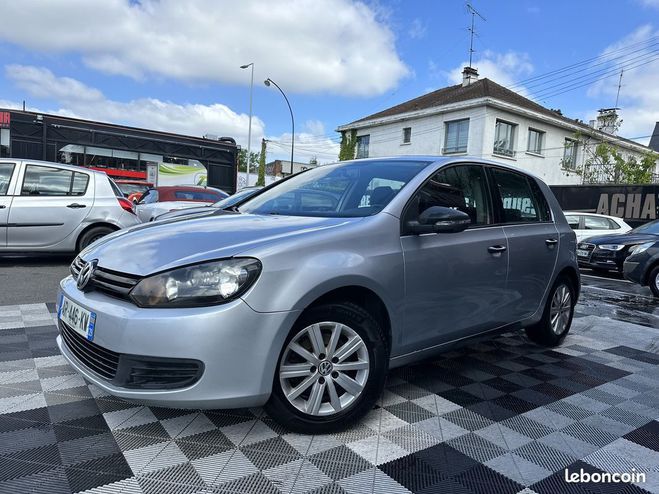 Volkswagen Golf VI 1.6 TDI 105CH BLUEMOTION FAP CONFORTL Gris de 2010