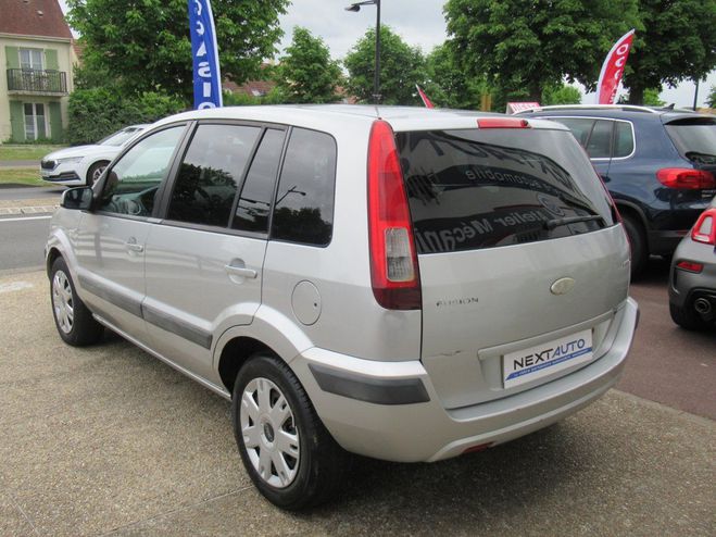 Ford Fusion 1.4 TDCI 68CH TREND Gris Clair de 2008