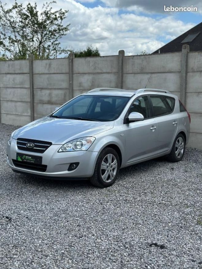 Kia Ceed d Ceed Motion 1ER MAIN Gris de 2010