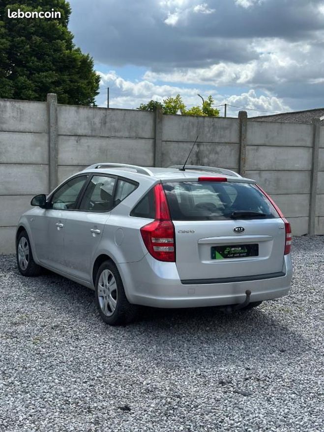 Kia Ceed d Ceed Motion 1ER MAIN Gris de 2010