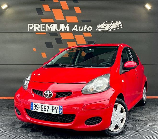 Toyota Aygo 1.0 I 70 CV Crit Air 1 Moteur a chaine C Rouge Mtallis de 2011