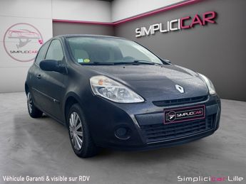  Voir détails -Renault Clio III dCi 75 eco2 Authentique Euro 5 à  La Madeleine (59)
