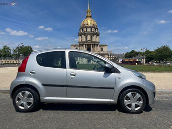  Voir détails -Peugeot 107 1.0e 12V 68ch BLUE LION Black Silver à Paris (75)
