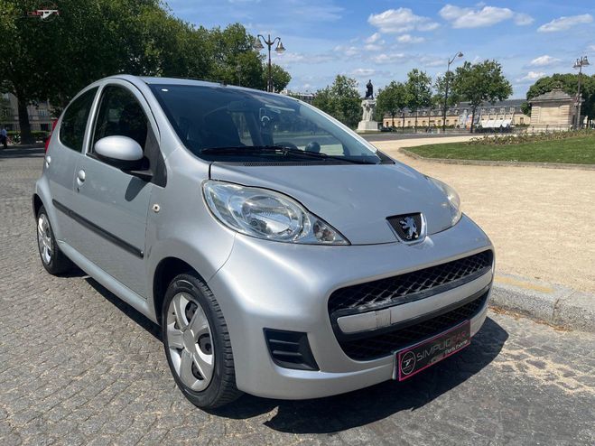 Peugeot 107 1.0e 12V 68ch BLUE LION Black Silver Gris de 2010
