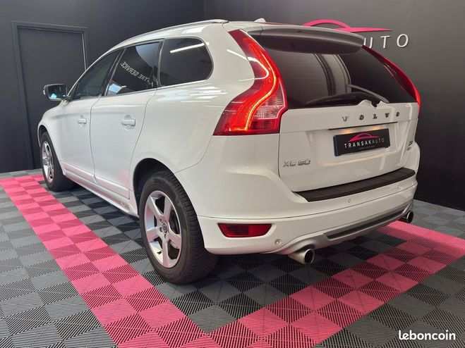 Volvo XC60 5 Cylindres 163ch D3 R-Design Geartronic Blanc de 2012