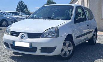  Voir détails -Renault Clio II 1.5 dCi70 Campus Dynamique 3p à Saint-Médard-d'Aunis (17)