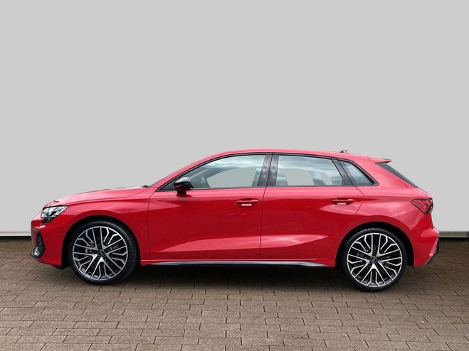 Audi A3 Sportback 35 TFSI Mild Hybrid 150 S tron Rouge Progessif de 2024