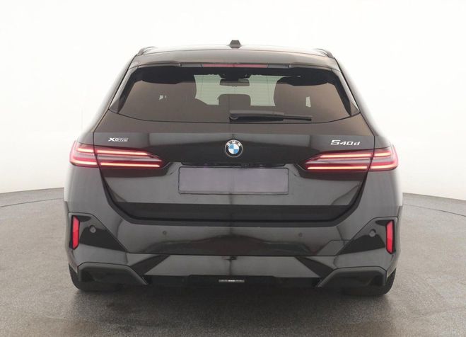 BMW Serie 5 TOURING G61 540d xDrive 303 ch BVA8 M Sp Noir Saphire de 2024